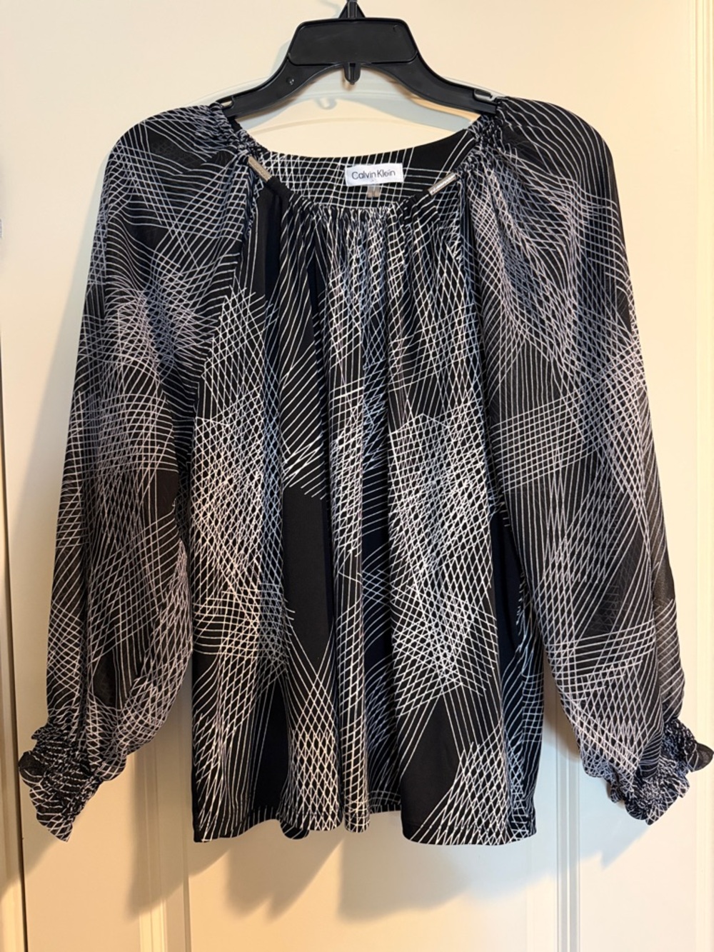 Calvin Klein Black & White Geometric Peasant Blouse - Medium